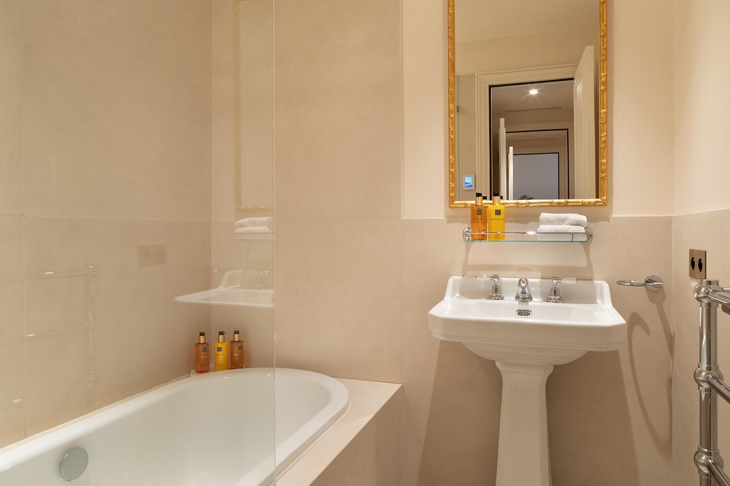 Pick A Flat'S Apartements With Services In Louvre - Rue Des Halles باريس المظهر الخارجي الصورة